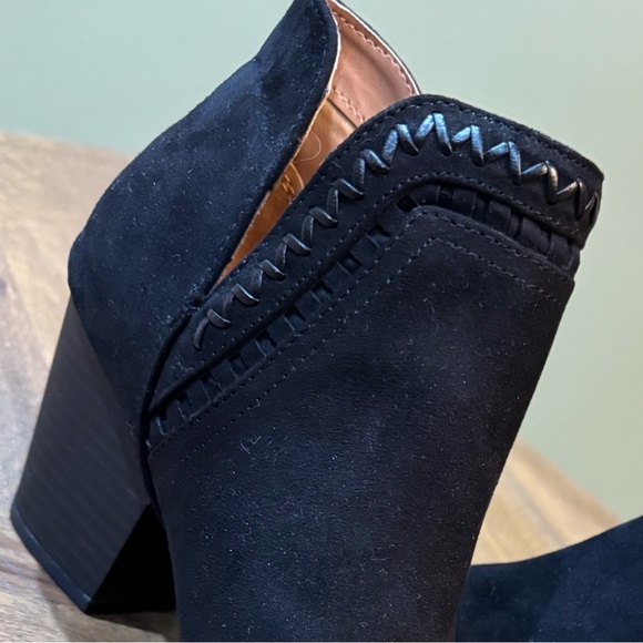 NWOT Black with Design Trim Women’s Ankle Booties - Picture 7 of 10